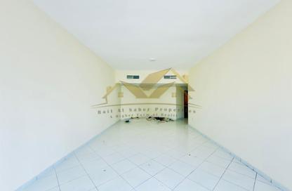 Apartment - 2 Bedrooms - 2 Bathrooms for rent in Al Karama Sqaure - Al Karama - Dubai