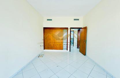 Apartment - 2 Bedrooms - 2 Bathrooms for rent in Al Karama Sqaure - Al Karama - Dubai