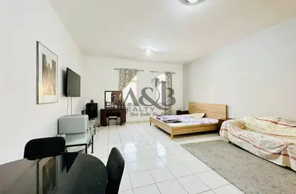 Apartment - Studio - 1 Bathroom for rent in Building U15 - Italy Cluster - International City - Dubai