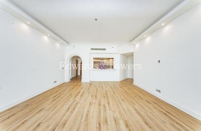 Apartment - 2 Bedrooms - 3 Bathrooms for rent in Al Nabat - Shoreline Apartments - Palm Jumeirah - Dubai