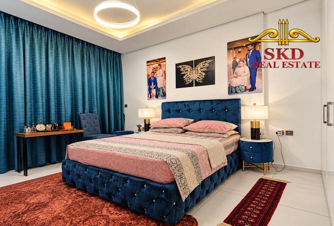 Fully Furnished | Vacant | Premium Amenities photo 3