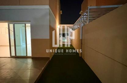 Villa - 3 Bedrooms - 4 Bathrooms for rent in Manazel Al Reef 2 - Al Samha - Abu Dhabi