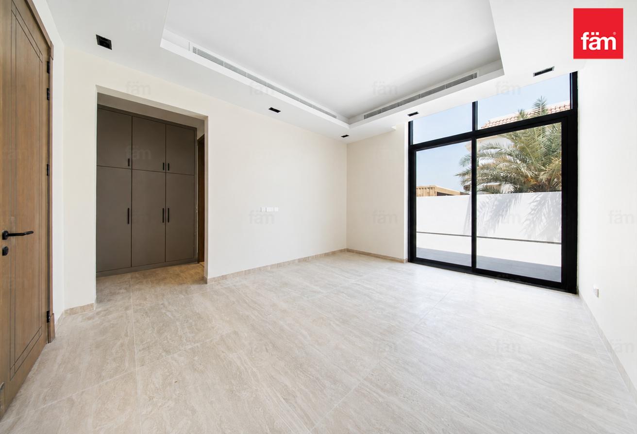 Suburban villa for family, easy access to the city photo 17