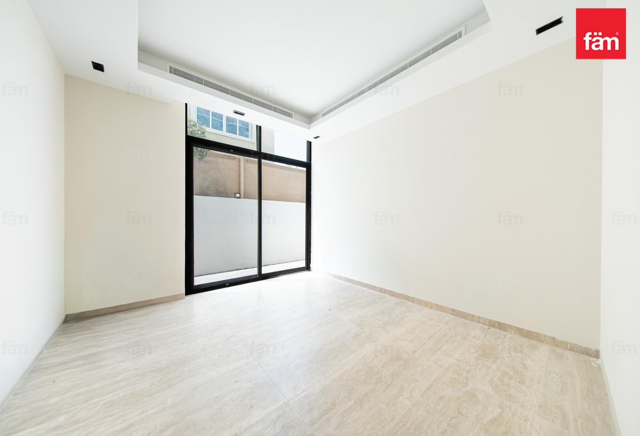Suburban villa for family, easy access to the city photo 12