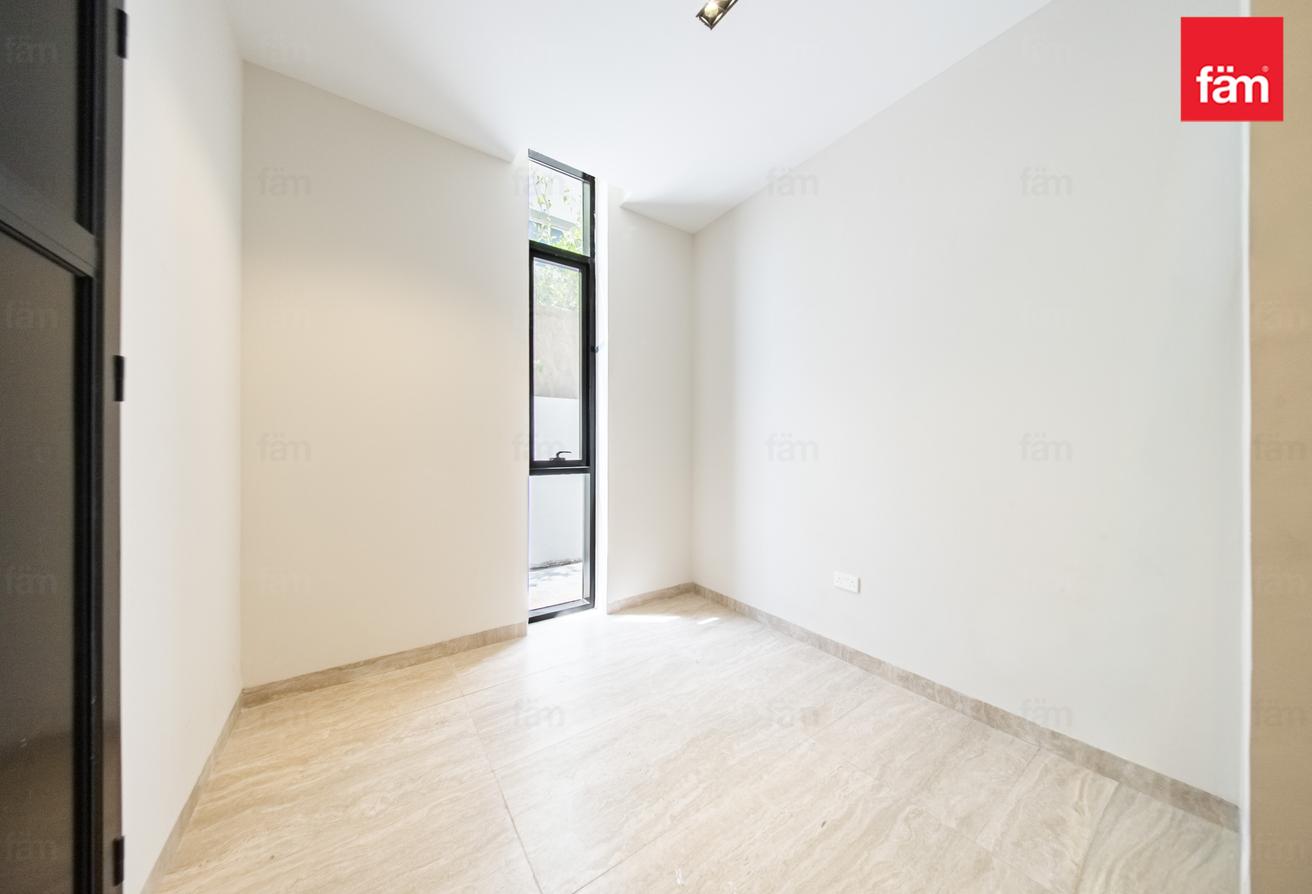 Suburban villa for family, easy access to the city photo 9