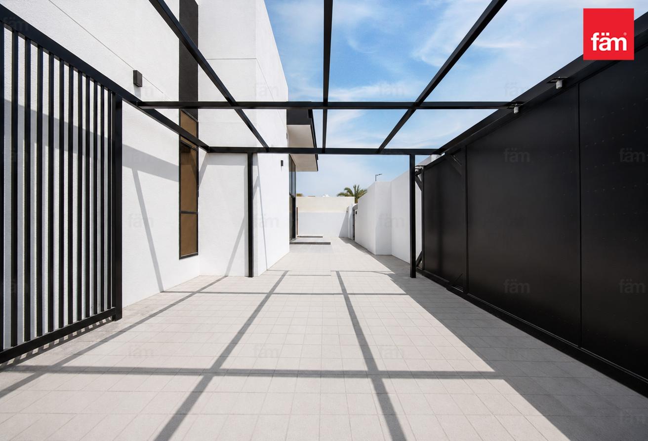 Suburban villa for family, easy access to the city photo 10