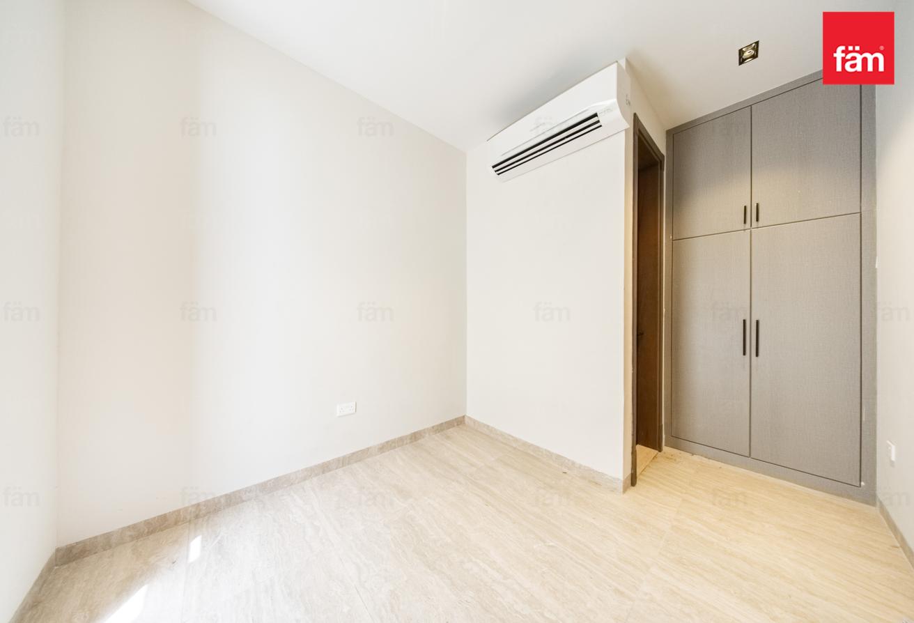 Suburban villa for family, easy access to the city photo 16