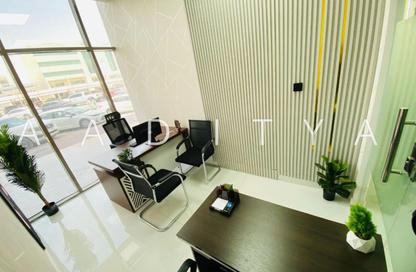 Office Space - Studio - 1 Bathroom for rent in Red Avenue - Al Garhoud - Dubai