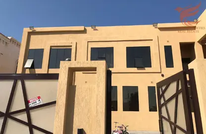 Villa - 4 Bedrooms - 5 Bathrooms for rent in Khuzam - Ras Al Khaimah