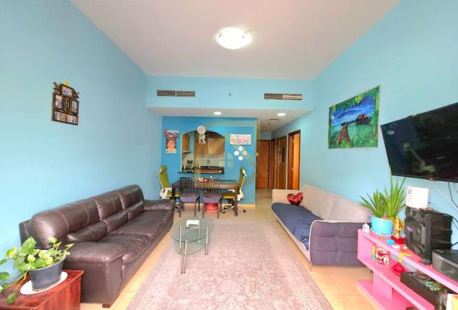 Hot Property Alert | Multiple chqs | 1 bed