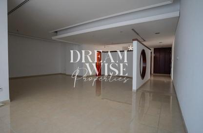 Apartment - 3 Bedrooms - 4 Bathrooms for rent in C5 Tower - Six Towers Complex Al Bateen - Al Bateen - Abu Dhabi