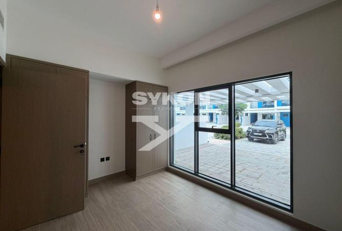 98716868 - Property Main Image