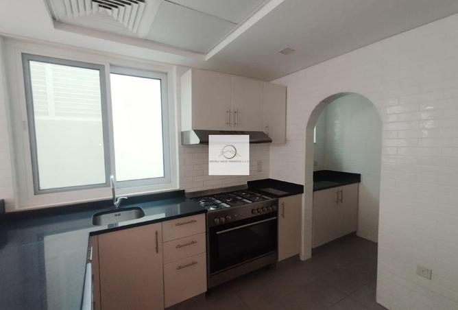 81964203 - Property Image 3