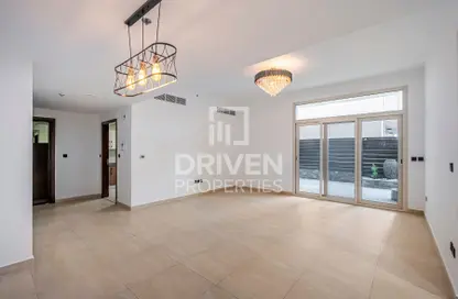 شقة - 2 غرف نوم - 4 حمامات للبيع في عزيزي توليب - الفرجان - دبي