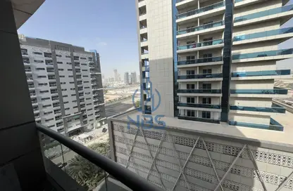 Apartment - 2 Bedrooms - 2 Bathrooms for rent in Hamza Tower - Dubai Sports City - Dubai