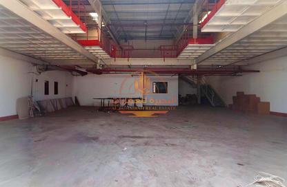Warehouse - Studio - 1 Bathroom for rent in Al Jlail - Al Sajaa - Sharjah