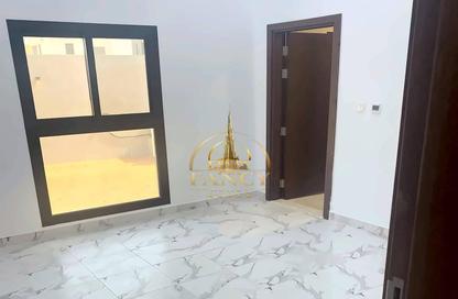 Villa - 4 - 3 for rent in Al Aweer 1 - Al Aweer - Dubai