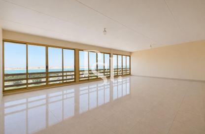 Duplex - 3 Bedrooms - 3 Bathrooms for rent in Golden Beach Tower - Corniche Road - Abu Dhabi