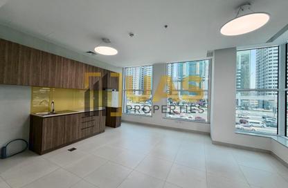 Apartment - Studio - 1 for rent in DXB Tower - Sheikh Zayed Road - Dubai Apartment - Studio - 1 for rent in DXB Tower - Sheikh Zayed Road - Dubai