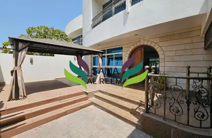 Villa - 4 Bedrooms - 4 Bathrooms for rent in Jumeirah 3 Villas - Jumeirah 3 - Jumeirah - Dubai