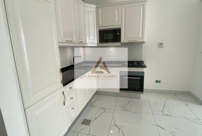135608980 - Property Image 3