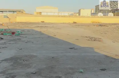 مستودع - استوديو - 3 حمامات للايجار في أم درع - أم القيوين