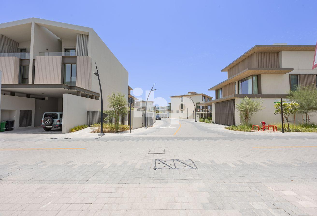 Single row | Spacious | Brand new | G+1 photo 3