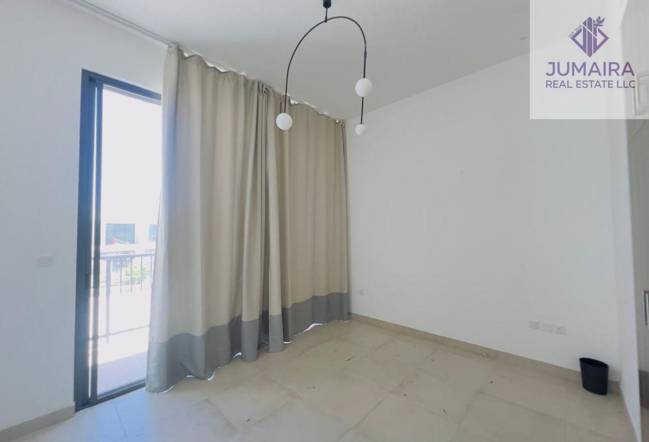 Sun-Filled Well Maintain 2BR TH/Maid RM/Marbella 1