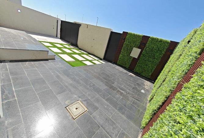 4-bedroom villa for rent with central air conditio