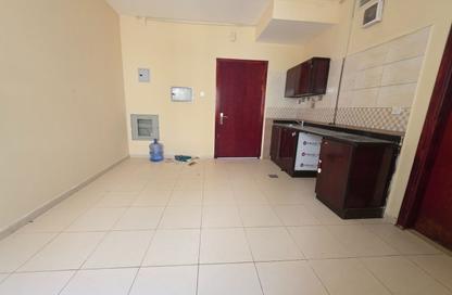 Apartment - Studio - 1 for rent in Fire Station Road - Muwaileh - Sharjah