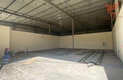 Warehouse - Studio - 1 Bathroom for rent in Seih Al Bana - Ras Al Khaimah