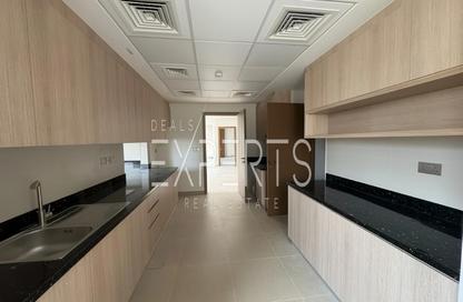 Villa - 5 - 7+ for rent in Bloom Living - Zayed City (Khalifa City C) - Khalifa City - Abu Dhabi