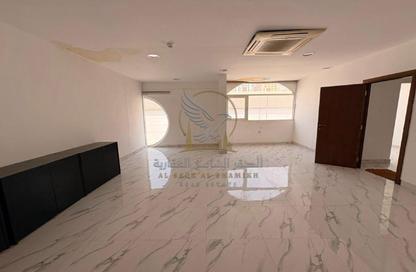 Office Space - Studio - 1 Bathroom for rent in Industrial Area 4 - Sharjah Industrial Area - Sharjah