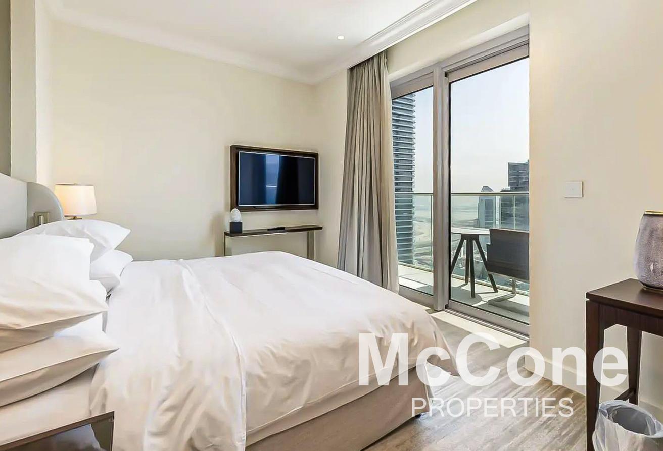 Vacant Now | Furnished | Burj Khalifa View photo 11