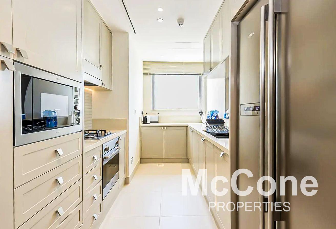 Vacant Now | Furnished | Burj Khalifa View photo 4