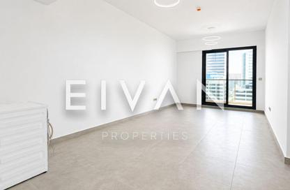 Apartment - 2 - 3 for rent in Iltemas Residence - Jumeirah Garden City - Al Satwa - Dubai