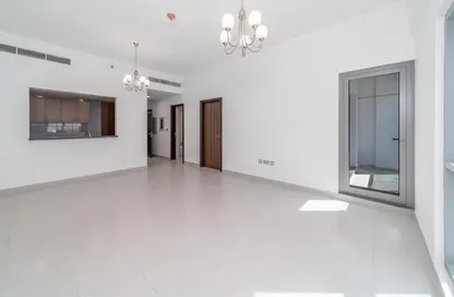 شقة - غرفة نوم - 2 حمامات للايجار في الرفاعة - بر دبي - دبي