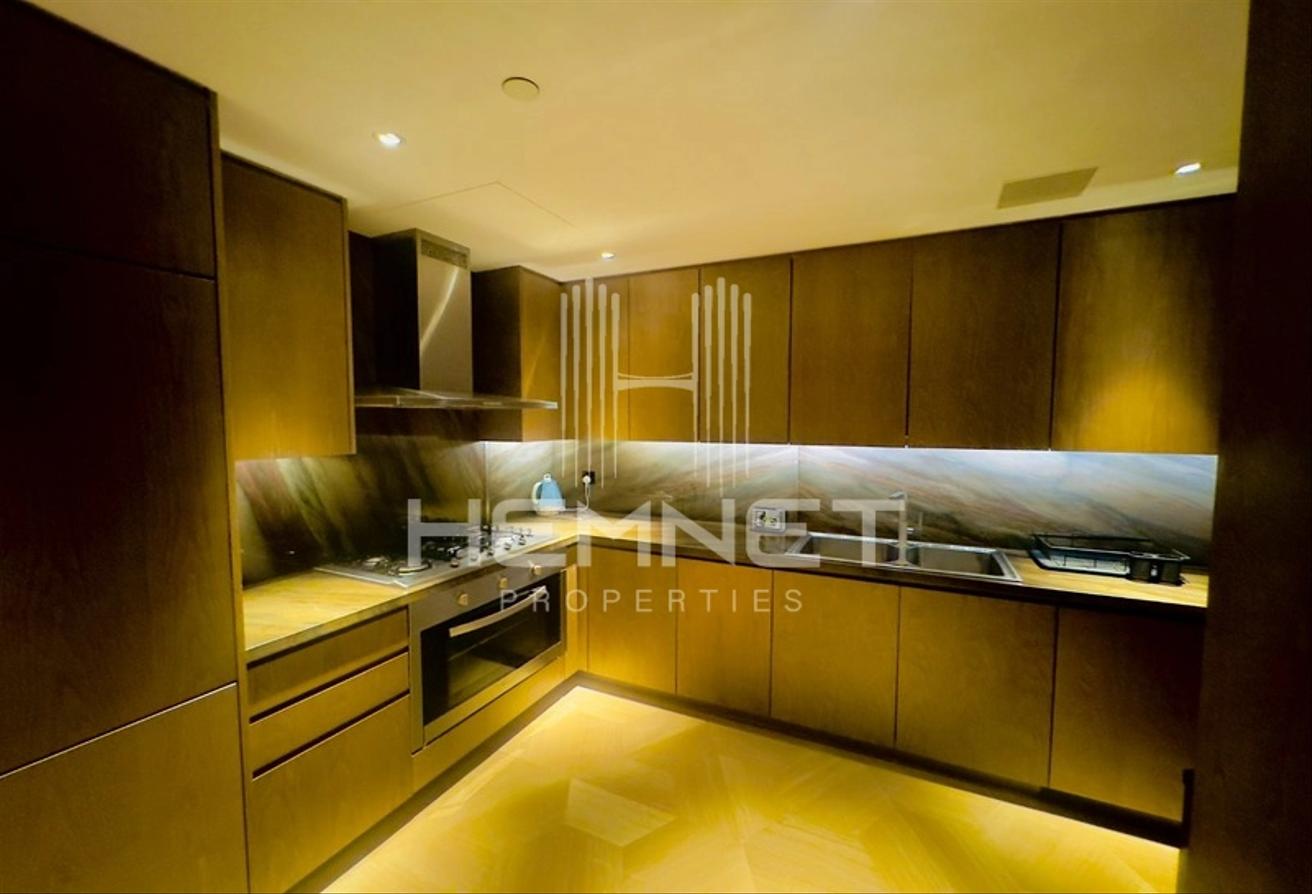 Luxurious Unit | Fully Furnished and Upgraded photo 4