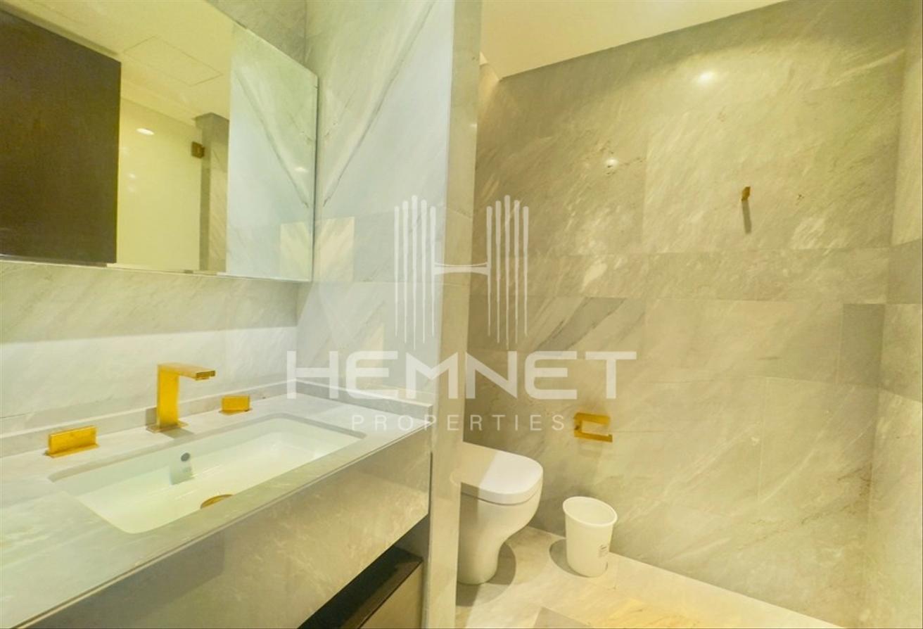 Luxurious Unit | Fully Furnished and Upgraded photo 15