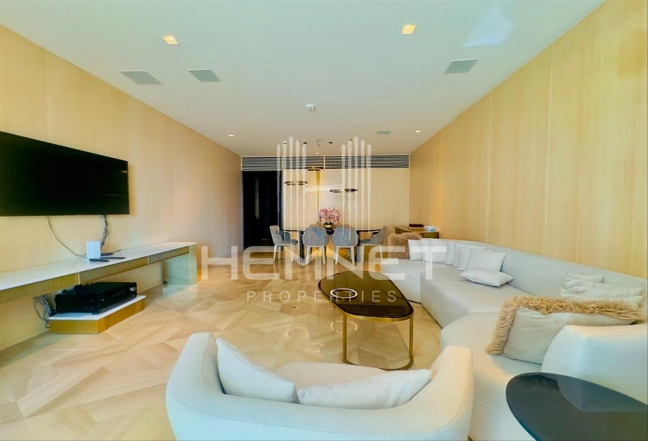 Luxurious Unit | Fully Furnished and Upgraded photo 6