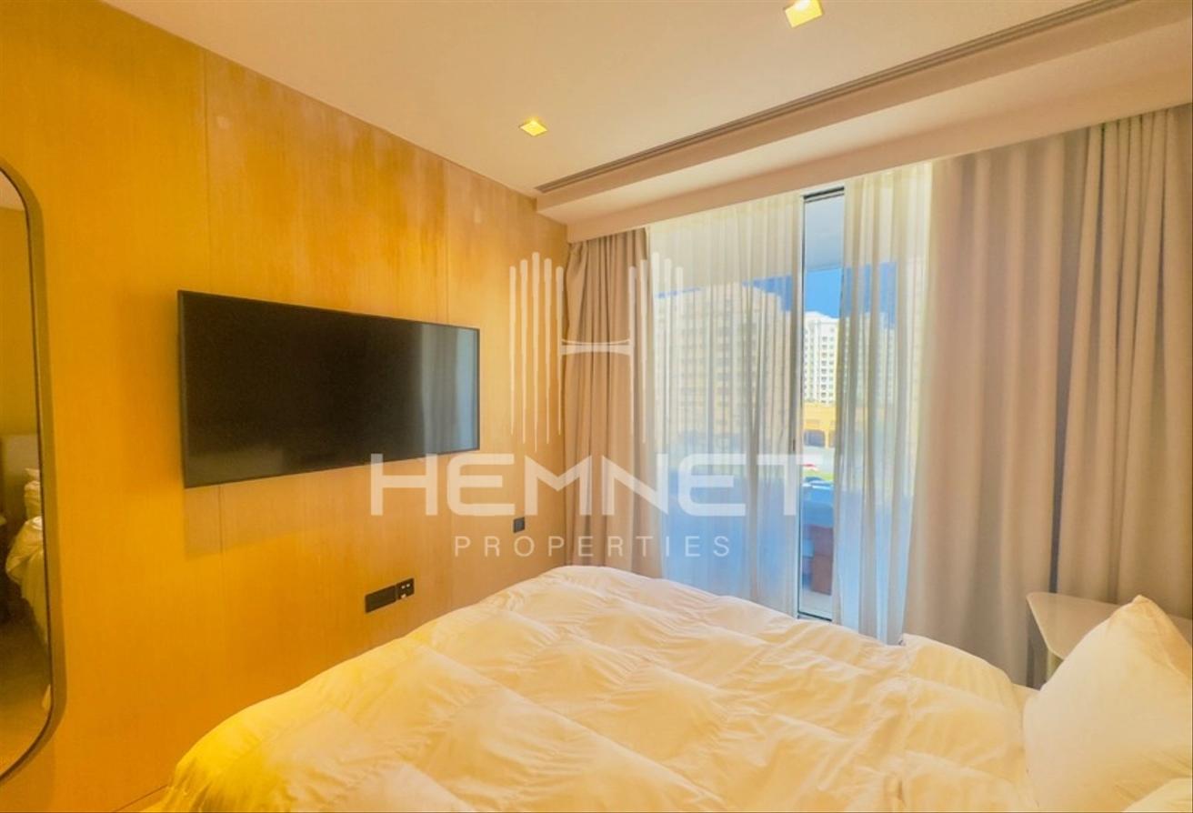 Luxurious Unit | Fully Furnished and Upgraded photo 9