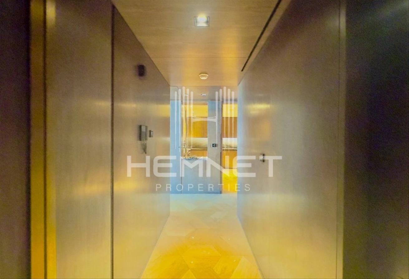 Luxurious Unit | Fully Furnished and Upgraded photo 25