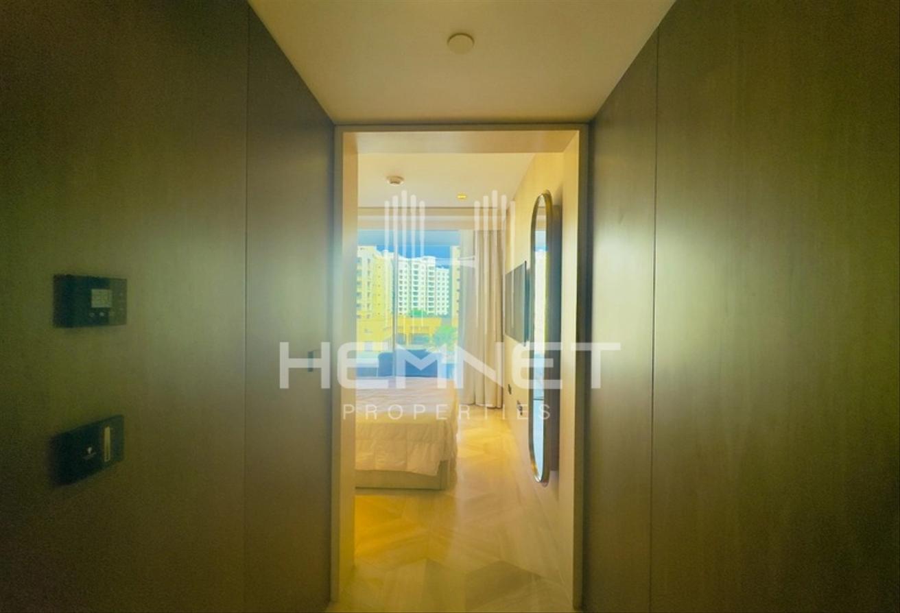 Luxurious Unit | Fully Furnished and Upgraded photo 18