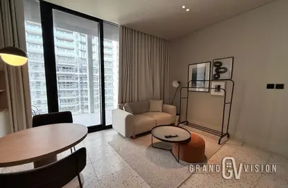 شقة - 1 حمام للايجار في رأسًا على عقب - الخليج التجاري - دبي