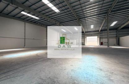 Warehouse - Studio - 2 Bathrooms for rent in Umm Al Thuoob - Umm Al Quwain