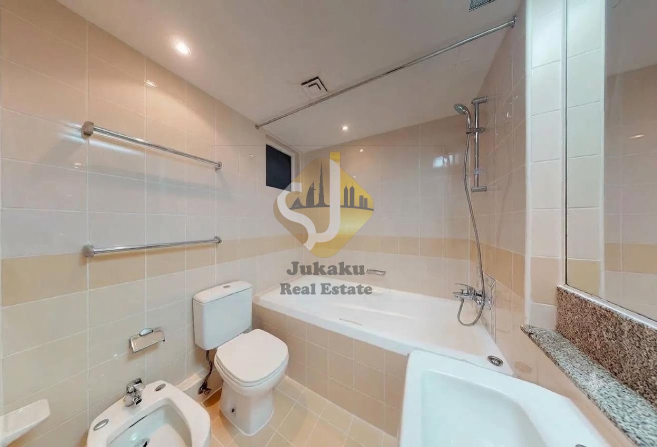 SPACIOUS 2 BHK FAMILY ONLY BURDUBAI photo 8