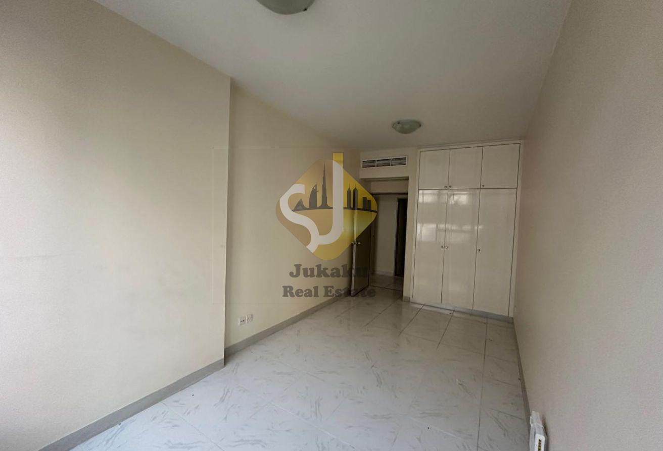 SPACIOUS 2 BHK FAMILY ONLY BURDUBAI photo 9