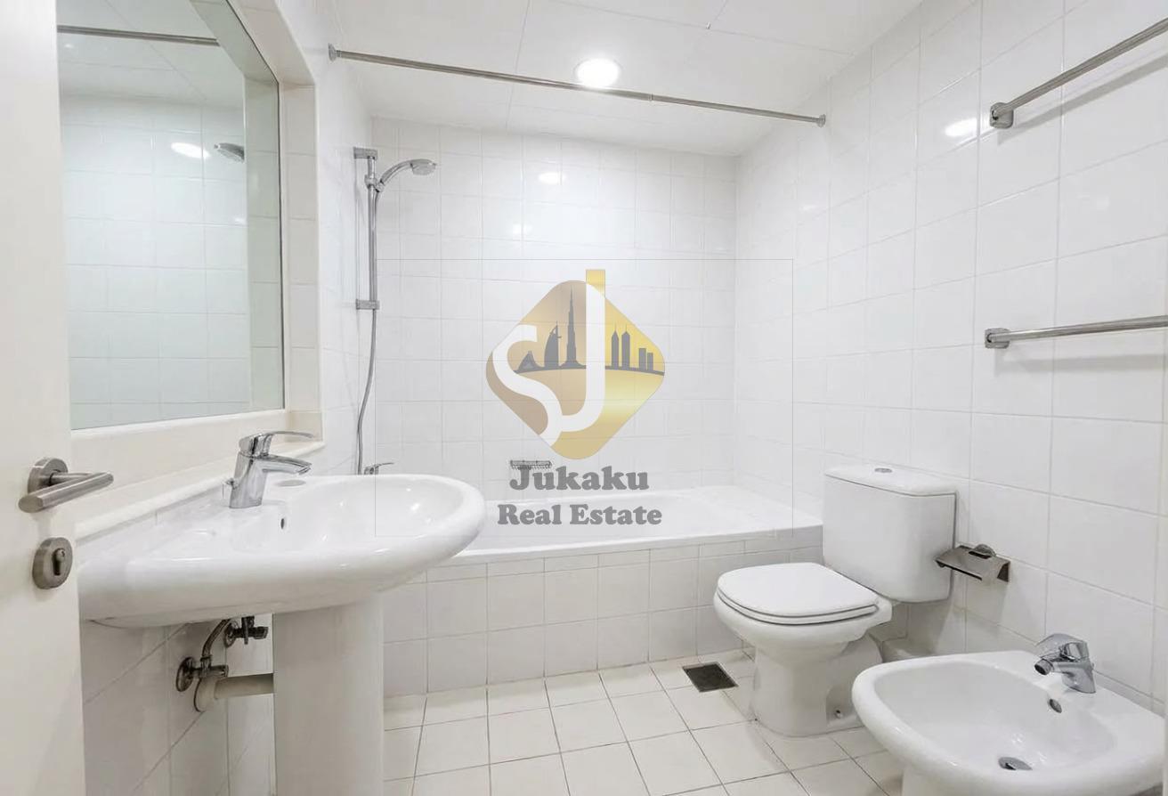 SPACIOUS 2 BHK FAMILY ONLY BURDUBAI photo 10
