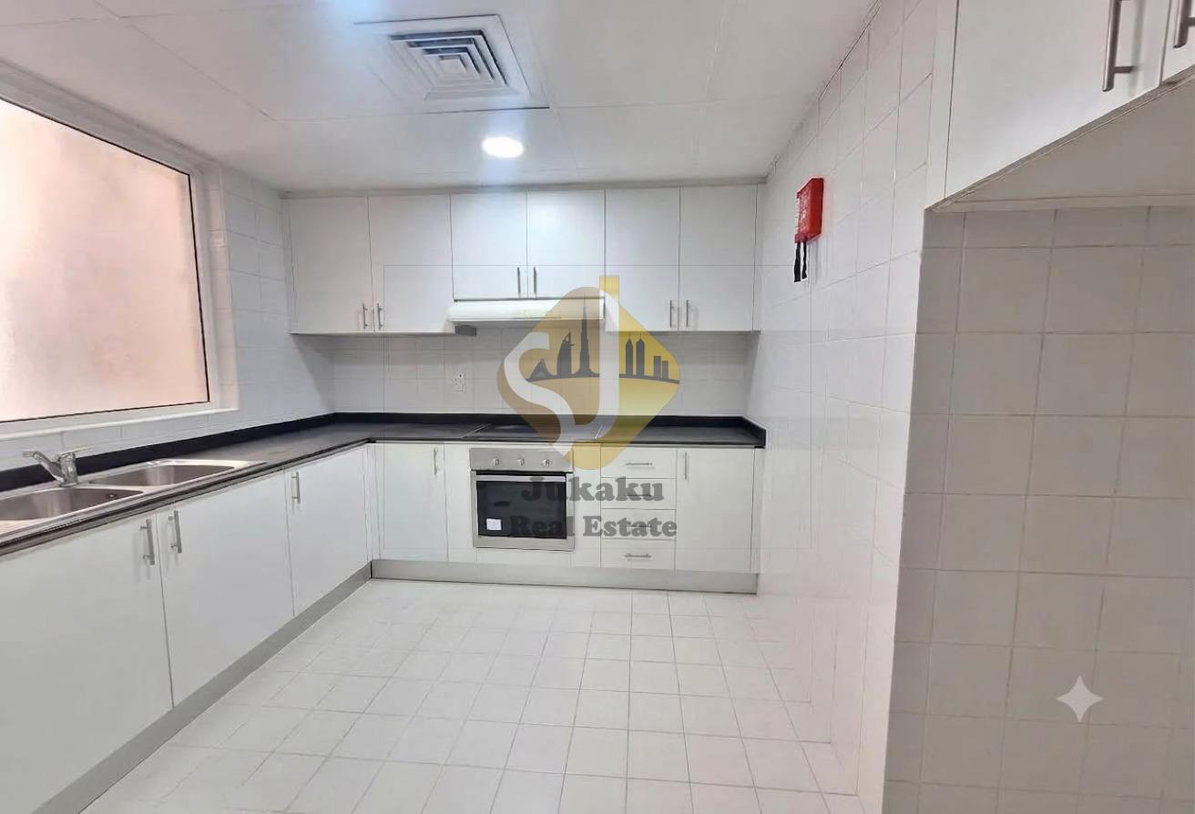 SPACIOUS 2 BHK FAMILY ONLY BURDUBAI photo 11