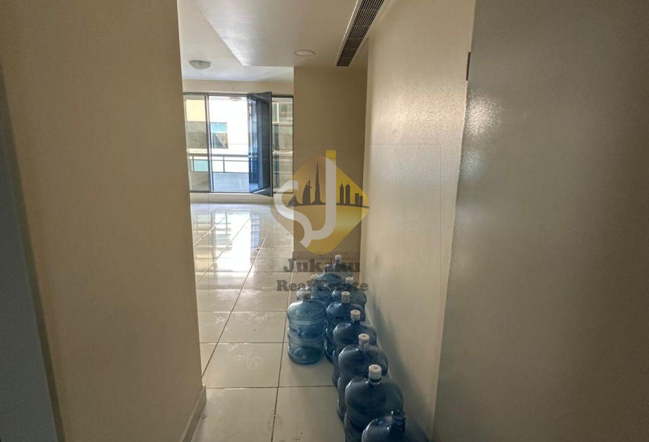 SPACIOUS 2 BHK FAMILY ONLY BURDUBAI photo 4
